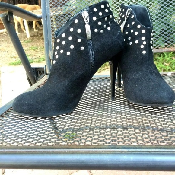 guess high heel ankle boots